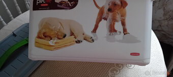 Prodám velmi zachovalý box pro pejsky - 6