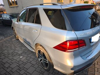 havarovaný Mercedes Benz GLE 500 e - 6