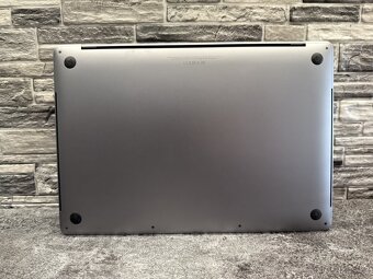 CTO MacBook Pro 15" 2017 i7 / 16GB / 500GB / Pro 560 - 6