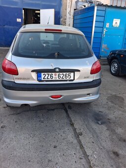Peugeot 206 drobne dily,levne dohodou - 6
