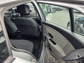 Renault Mégane
1.6 i Parkovací senzory - 6