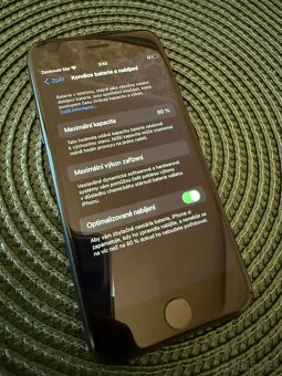 iPhone SE 2022 64GB midnight Super stav 89% - 6