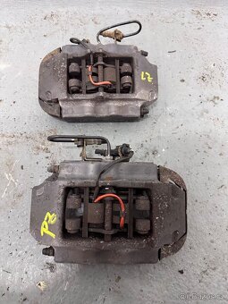 Zadní Brzdové třmeny Brembo VW Touareg - 6