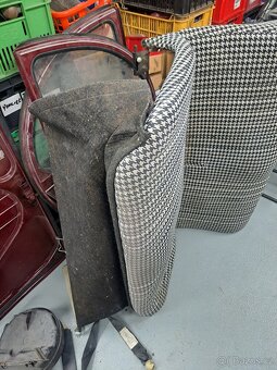 Sedadla a díly na Citroen 2CV - 6