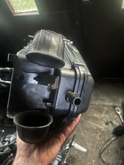 Vzduchovy filtr K&N na Triumph SpeedTriple Sprint Tiger 1050 - 6