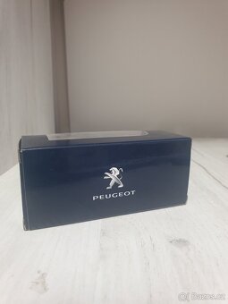 Model vozu Peugeot 2008 v měřítku 1:64 - 6