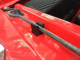 Škoda Felicia / Favorit uložení vzpěry kapoty - 6