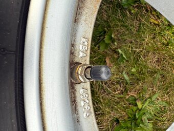 Prodám 205/60 R 16 - 6