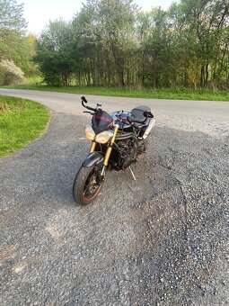 Triumph speed triple 1050 - 6