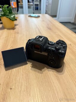 CANON EOS R6 - top stav - 6