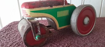 PIKO MECHANIK - HISTORICKÁ PLECHOVÁ HRAČKA PARNÍ VÁLEC (FUNK - 6