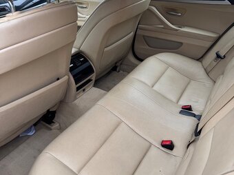 BMW F11 2011 530d 248t km 3.0d Automat kůže nové přední brzd - 6