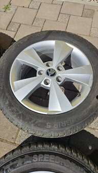 Zimní kola Octavia R16 originál - 6