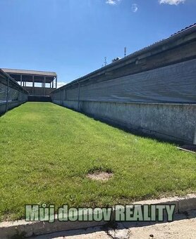 Pronájem dvou komerčních objektů  bývalé kravíny, každý cca  - 6