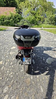 Gilera GP 800 2011 - 6