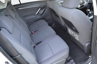Toyota Verso 1.6i - 7 míst ,NAVI, kamera ,bez koroze - 6