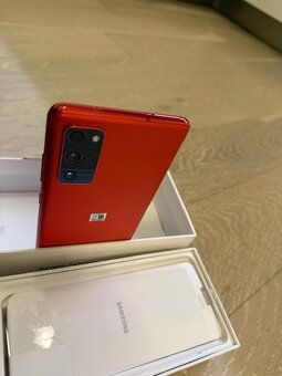 Prodám Samsung S20 FE v atraktivní červené barvě - 6