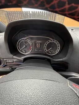 Skoda Octavia RS 2.0TSI, 147kW, stribrna kombi - 6