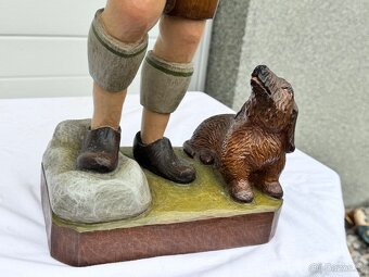 Velmi pěkná velká dřevěná socha myslivce malovaná - 6