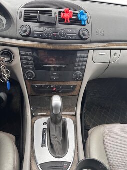 Mercedes Benz E270CDI - 6