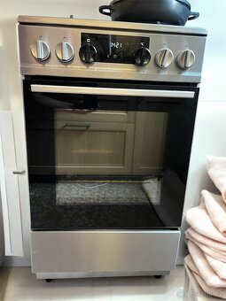 Sporák Gorenje K5352XF MultiAir nerez/ocel - 50 cm/70 litrů - 6