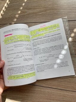 Technologie I, II a Materiály kadeřnické učebnice - 6
