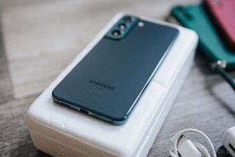 Samsung Galaxy S22 256GB - 6