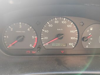 Mazda B2500 - 6