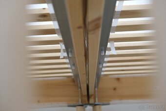 Postel IKEA ESPEVÄR 180x200, včetně potahu a dřevěných nohou - 6