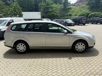 Ford Focus 1.6i, 74kw Ghia výbava - 6