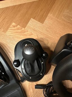 Logitech G29 Driving Force + řadicí páka - 6