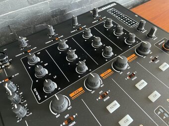 Allen & Heath - 6