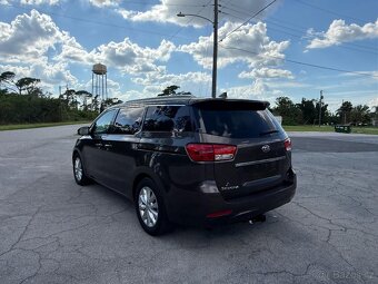 Kia Sedona EX 3.3 V6 - 6