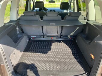 VW Touran 2.0 TDi - 6