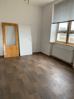 Pronájem kancelářských prostorů - 6