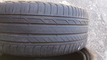2ks letni pneu Bridgestone 225/45-17 okolo 4mm - 6