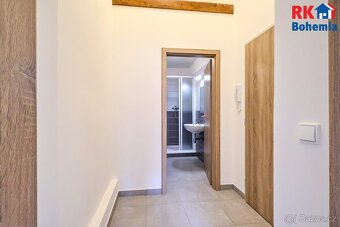 Pronájem nově zrekonstruovaného bytu 1+kk o výměře 30,75 m2 - 6