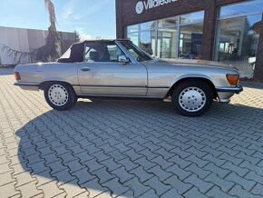 Mercedes SL560 NEMECKY TECHNICÁK. R 107 - 6