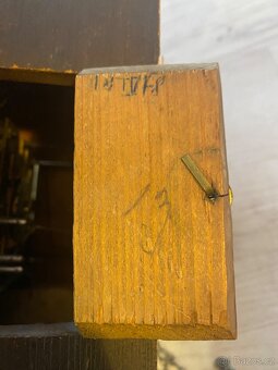 Dřevěné nástěnné hodiny - 6