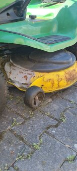Zahradní traktor JOHN DEERE LT 166 - 6