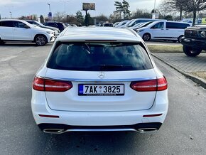 Mercedes-Benz Třídy E 400 4MATIC kombi - 6