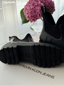 Prodám kotníkové holinky značky Clavin Klein - 6