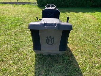 Zahradní traktor Husqvarna TC 142 - 6