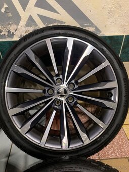 Alu kola Škoda R19 5X112 ZÁNOVNÍ ZIMNÍ PNEU 235/40 R19 - 6