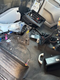 Prodám Volkswagen T6 - 6