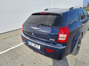 Chrysler 300c awd 5,7 Hemi - 6