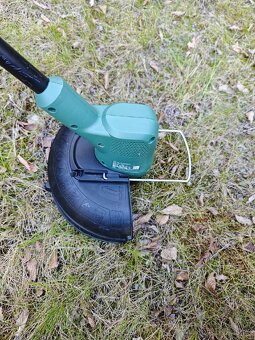 Elektrický vyžínač Bosch EasyGrassCut 23 (280 W, 23 cm)
- 6