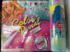 Panenka Barbie Color Reveal - 6