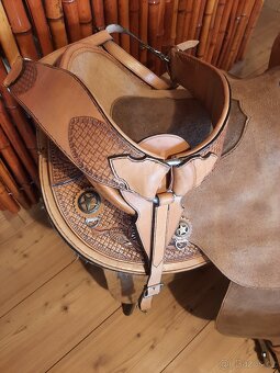 Western. sedlo na pružné kostře + uzdečka + poprsák - 6