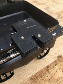 Zakrmovací loď na 12V (20km/hod) s GPS 40 pozic, nepoužitá - 6